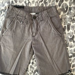 Boys Quiksilver shorts and T-shirt size 6 and M